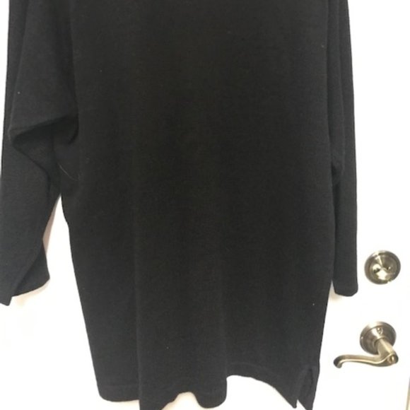Victoria Jones Black Sweater. Beaded/Velvet Floral - Picture 3 of 3